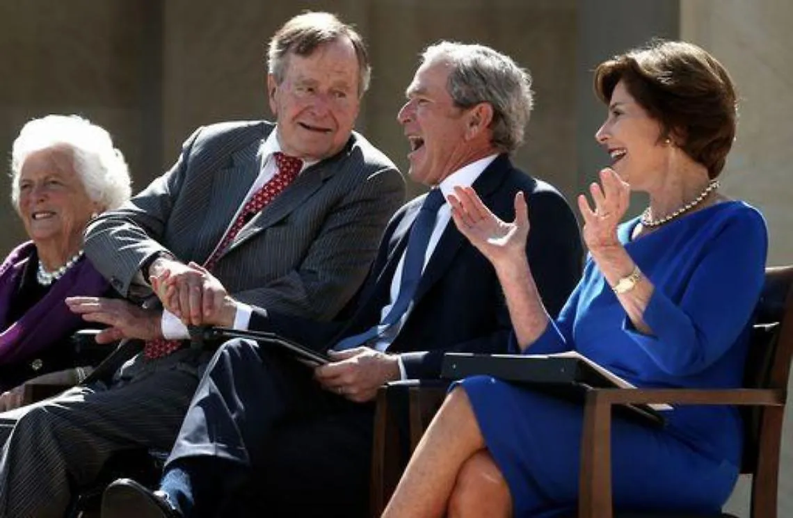 Usa/ Tutti per Bush: da Obama a Berlusconi per il nuovo museo