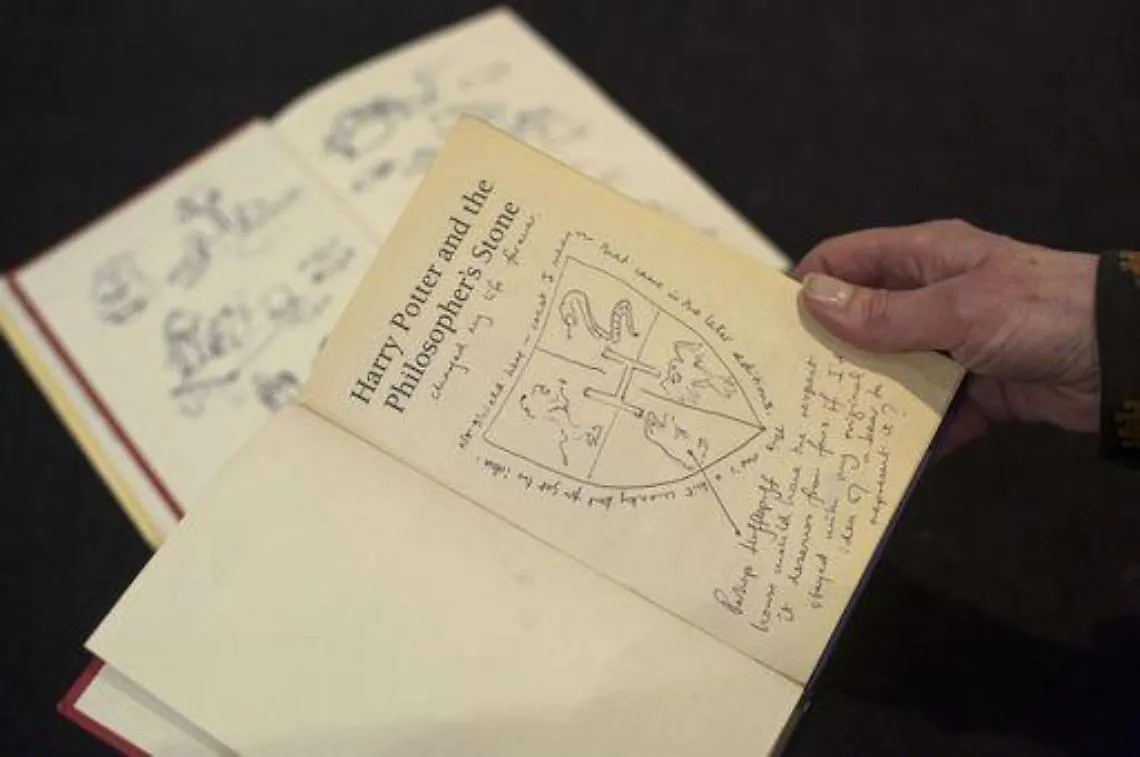 Gb/ Battuto a 176mila euro libro Harry Potter annotato da Rowling