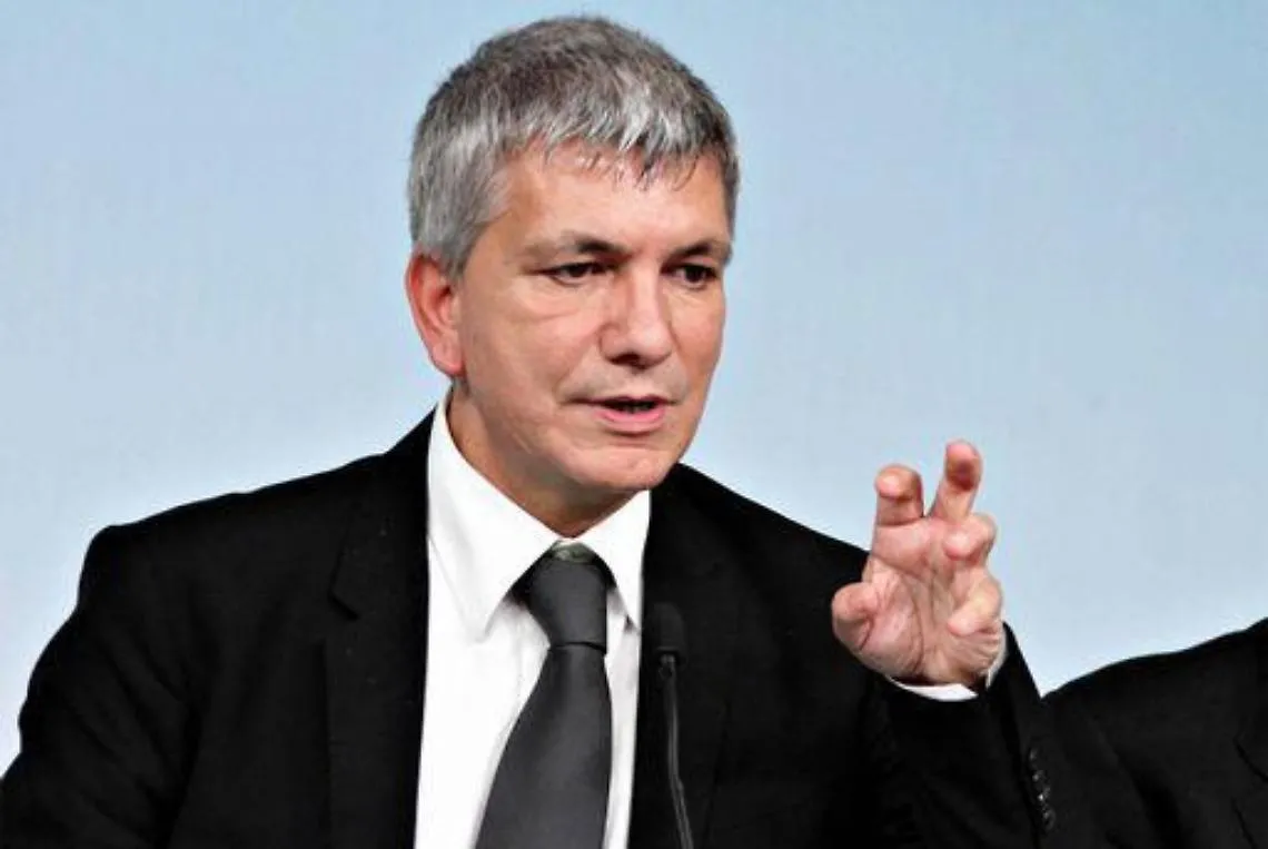 Immigrati/ Vendola: Grillo come La Russa, rinnega i diritti