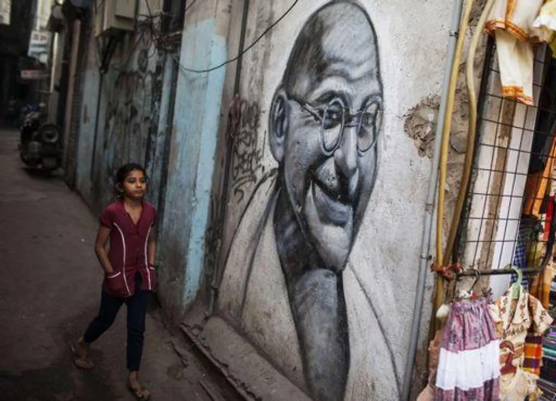 India/ All'asta i sandali del Mahatma Gandhi in Inghilterra