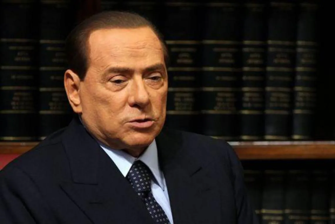 M5S/ Berlusconi: Grillini sono burattini guidati da capocomico