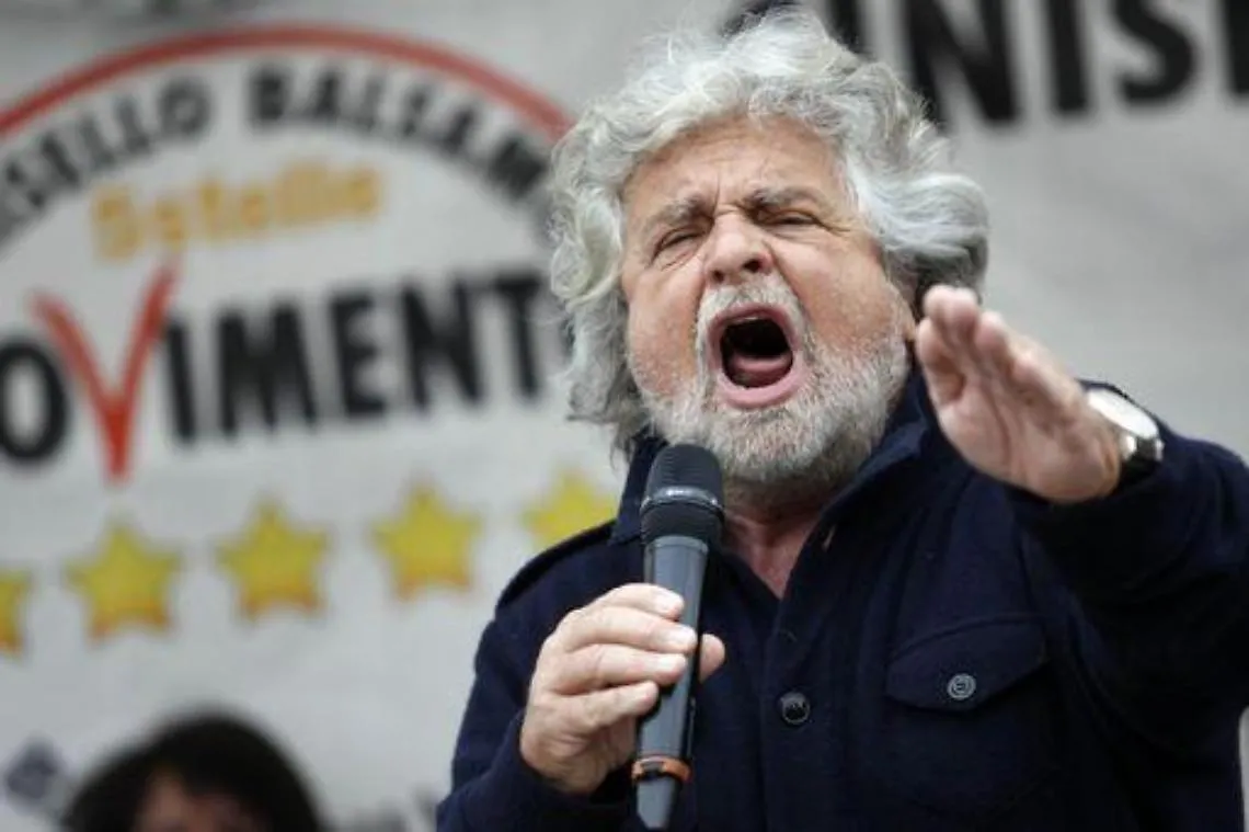 M5S/Grillo: Pd &egrave; finito, fa solo campagna d'odio contro di noi