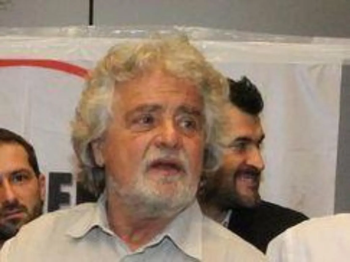 M5S/Grillo: Proteggiamo democrazia,senza di noi forze sovversive