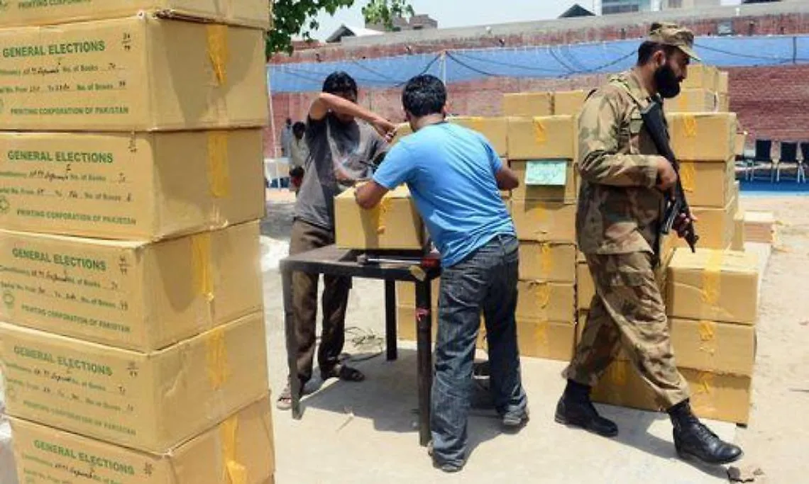 Pakistan/ Attentato suicida nel nord-ovest: 2 morti e 23 feriti