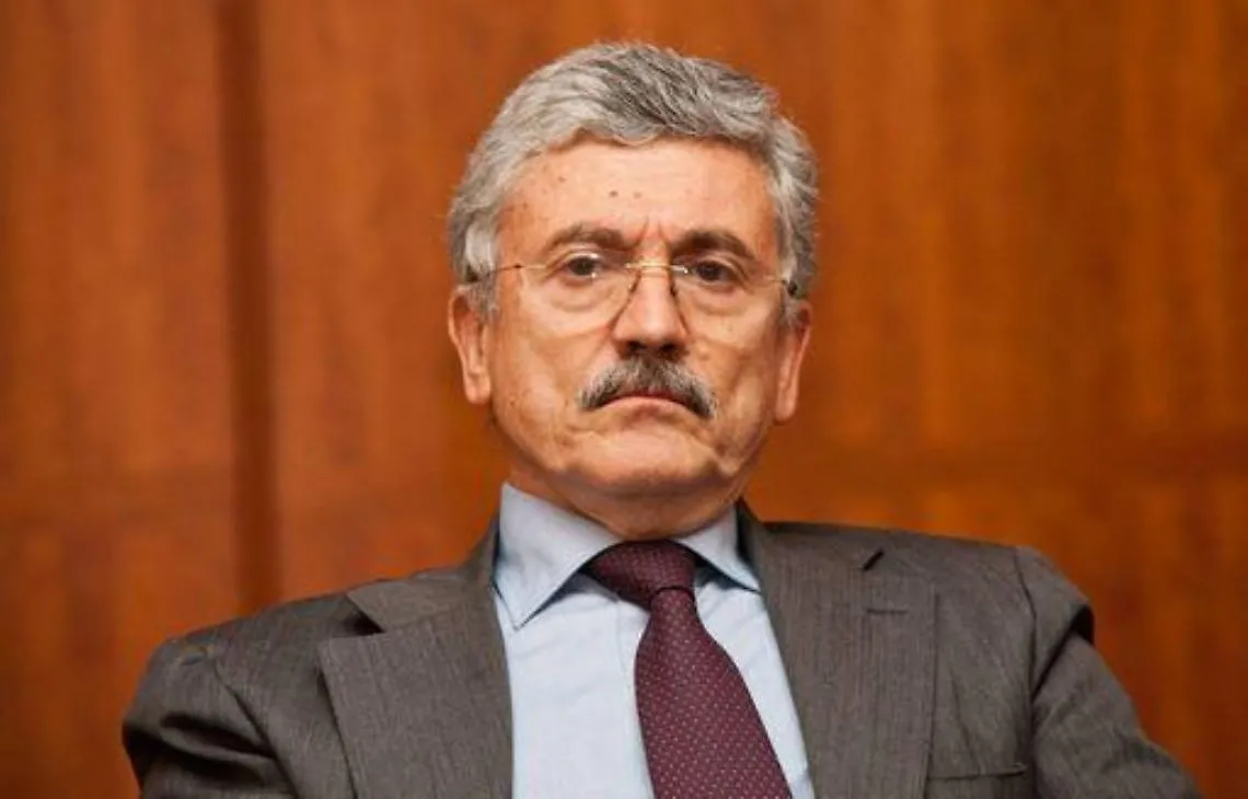 Pd/ D'Alema: Cambiare lo statuto? Gi&agrave; lo ha fatto Bersani...
