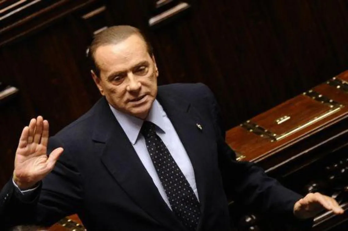 Pdl/Tensioni a Brescia tra sostenitori Berlusconi e contestatori