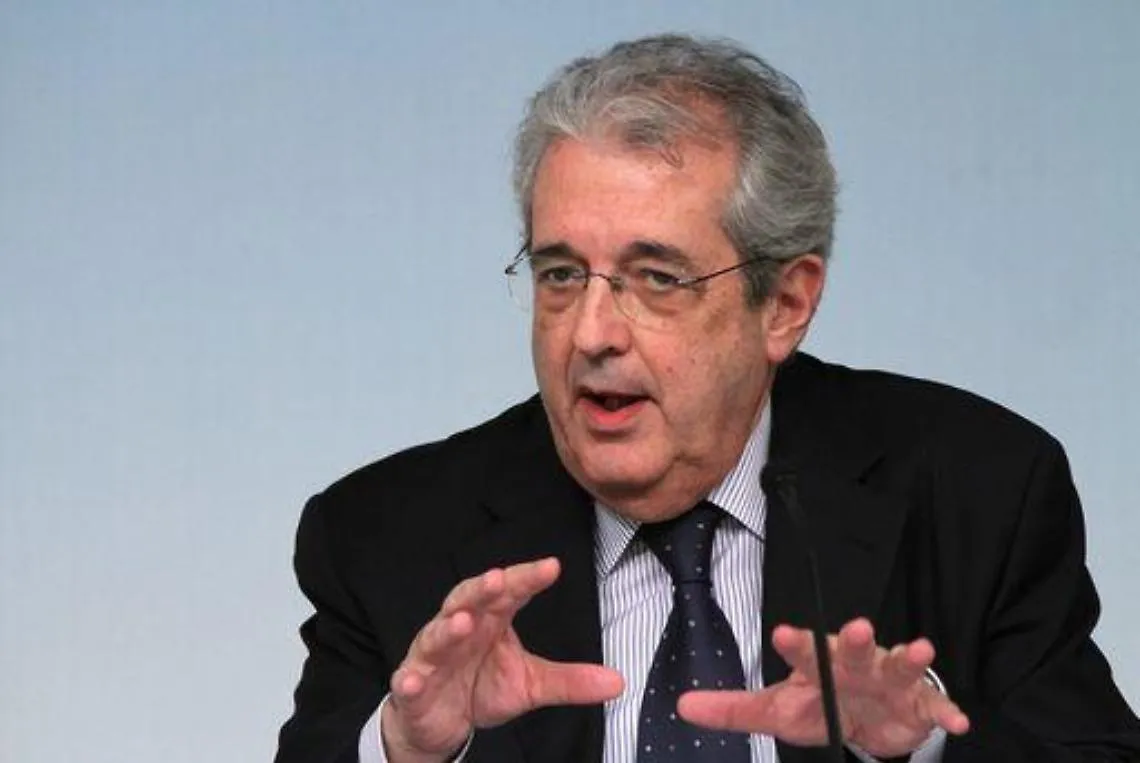 Tesoro/ Colloca tutti i 2,5 mld di Ctz, tassi in calo all'1,113%