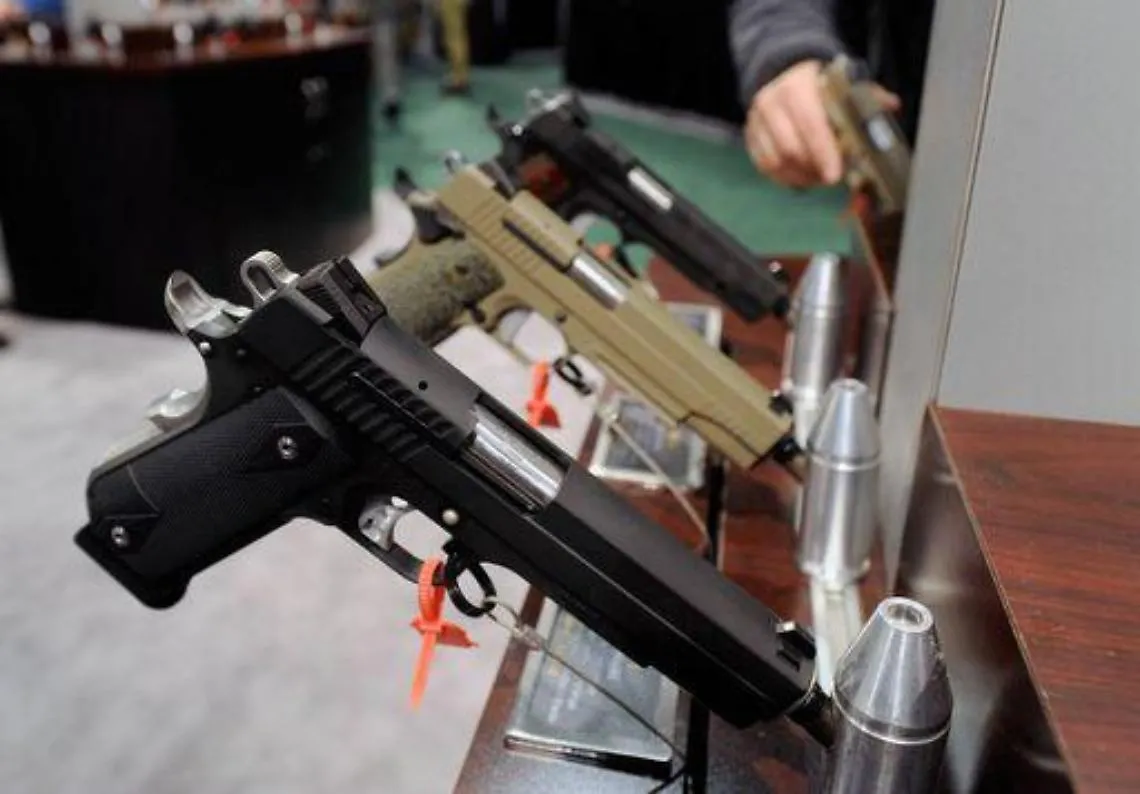 Usa/ Bimbo di 3 anni muore sparandosi in faccia con pistola nonna