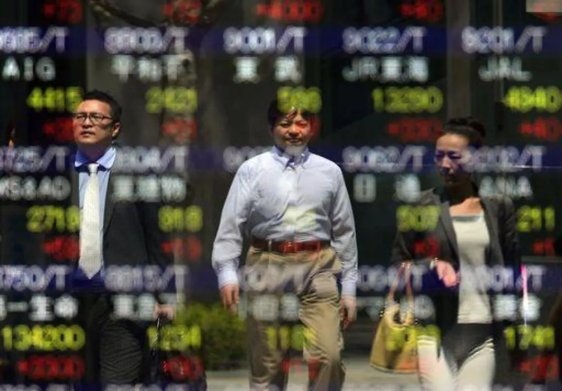 Borsa/ Nuovo tonfo per Tokyo, Nikkei -3,72%