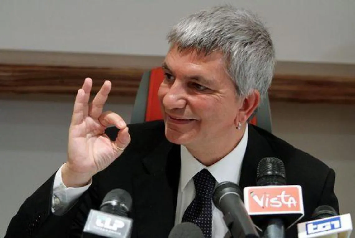 Ilva/ Vendola: Cacciamo i Riva, usiamo i loro soldi per bonifiche
