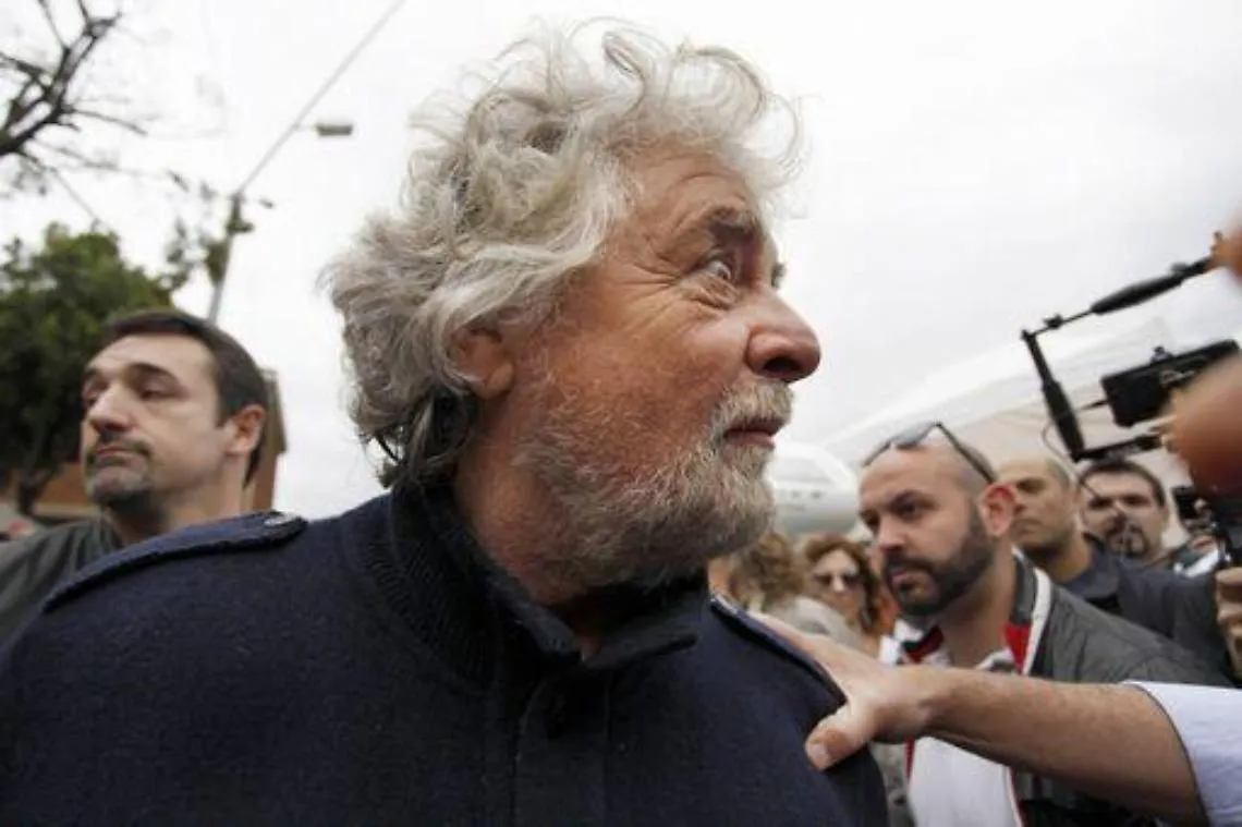 M5S/ Grillo: Faremo conti con stampa,anche con Gabanelli e Rodot&agrave;