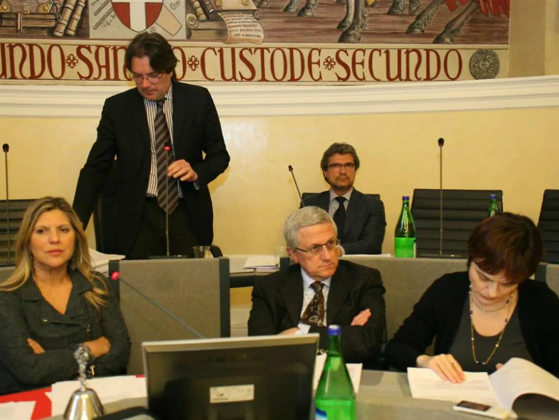 "Guerra, speranza e inevitabili tagli"<br/>Cominciata la corsa al bilancio 2013