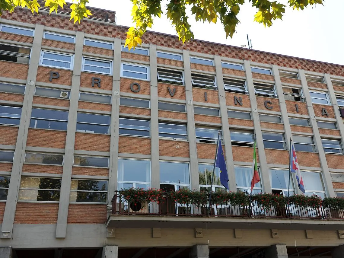 Cantonieri, marcia indietro per met&agrave;