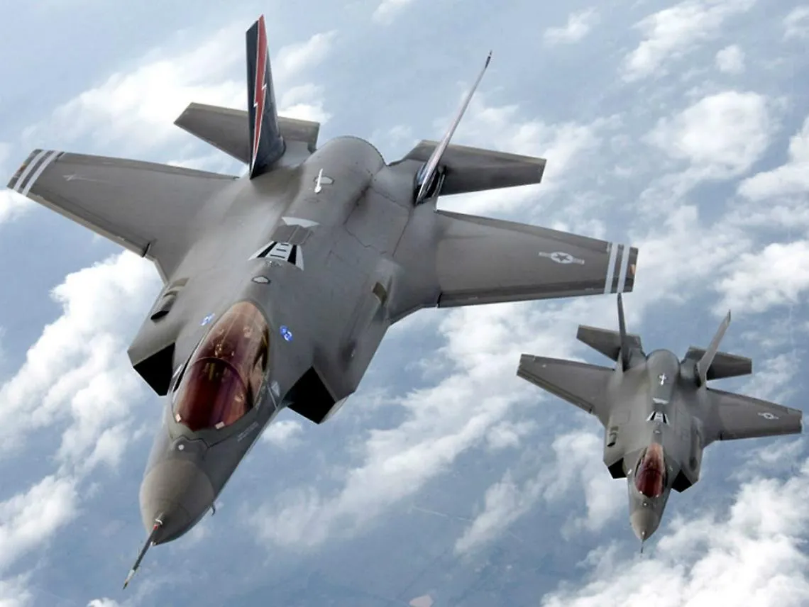 Salta l'incontro con Marcon a Casa Alfieri<br/>ma continua la battaglia di Sel contro gli F35