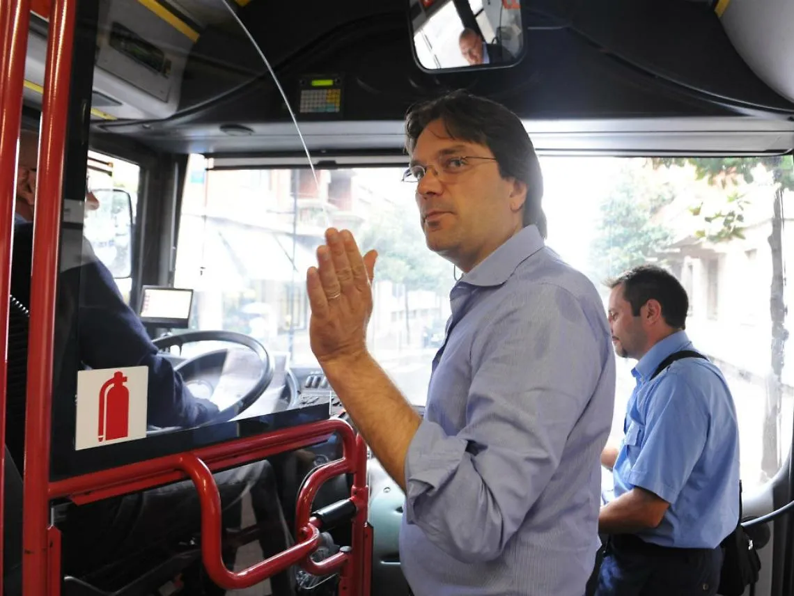 Autobus, attese sempre pi&ugrave; lunghe<br/>Navetta, tragitto tagliato