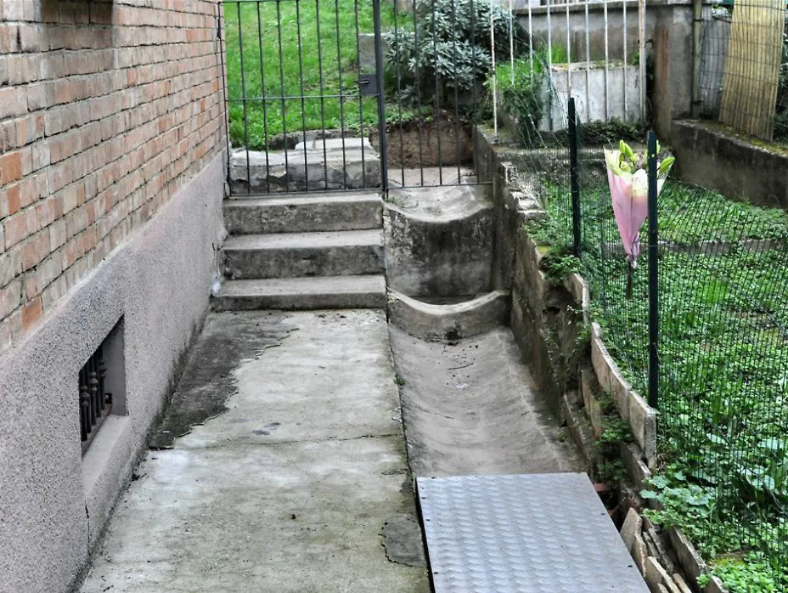 Tanta solidariet&agrave; per Aleks,<br/>bambino morto nella caduta