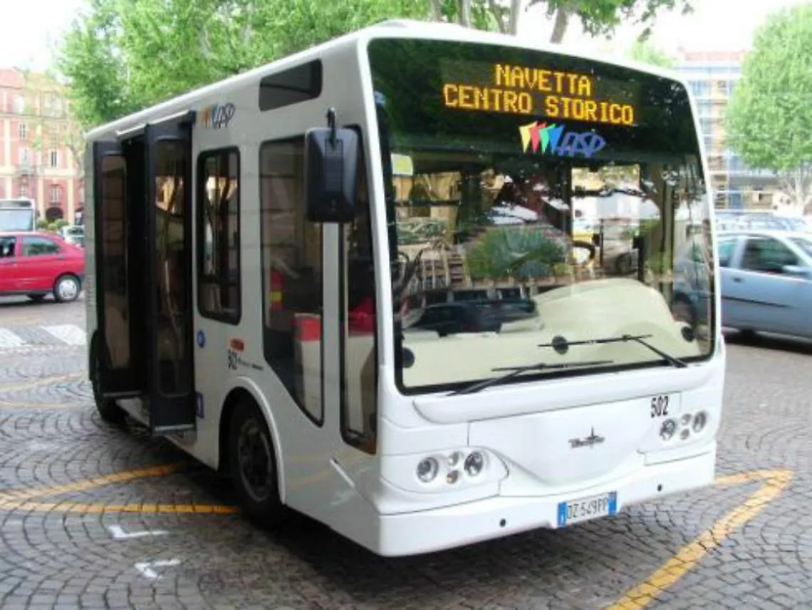 &laquo;Basta con le navette gratuite in corso Alfieri&raquo;