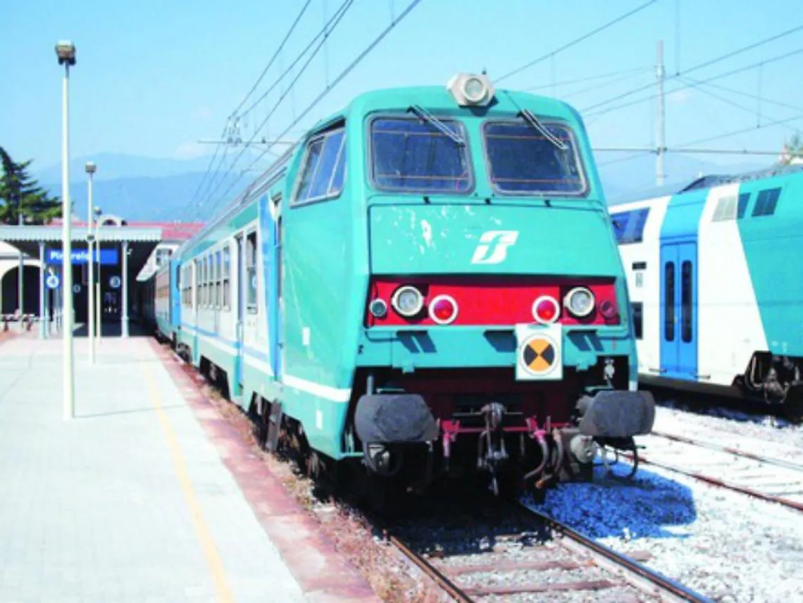 Dalla Valle Belbo: "Non sopprimete quel diretto per Torino"