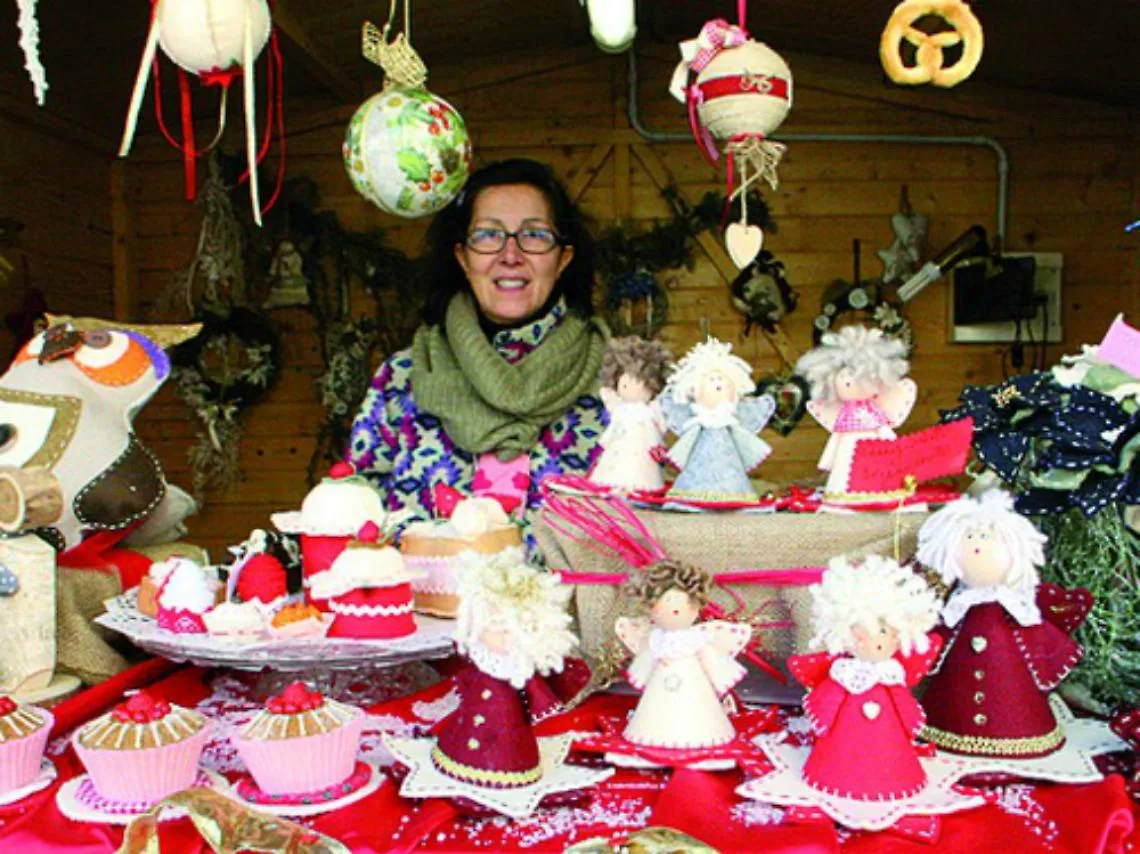 Mercatini, vin brul&egrave;<br/>e corsa dei Babbi Natale
