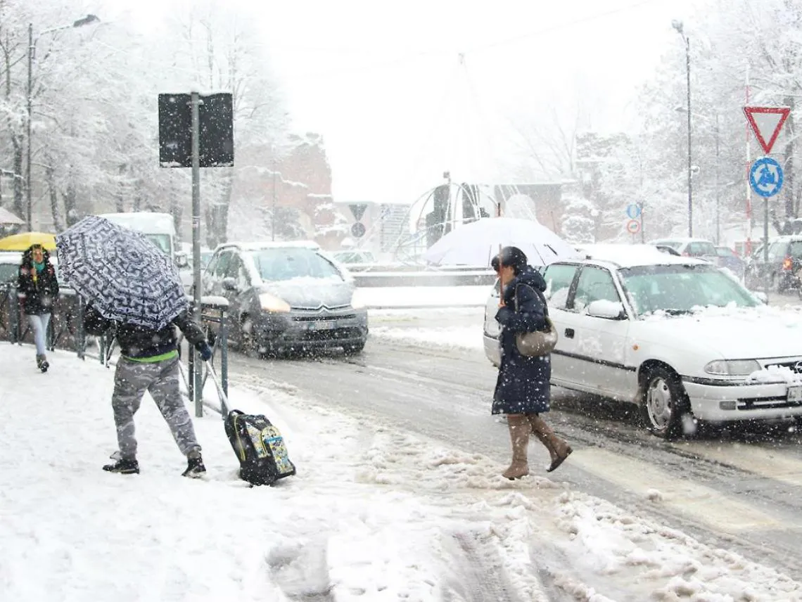 Grande nevicata, disagi sulle strade<br/>cittadine e della provincia astigiana
