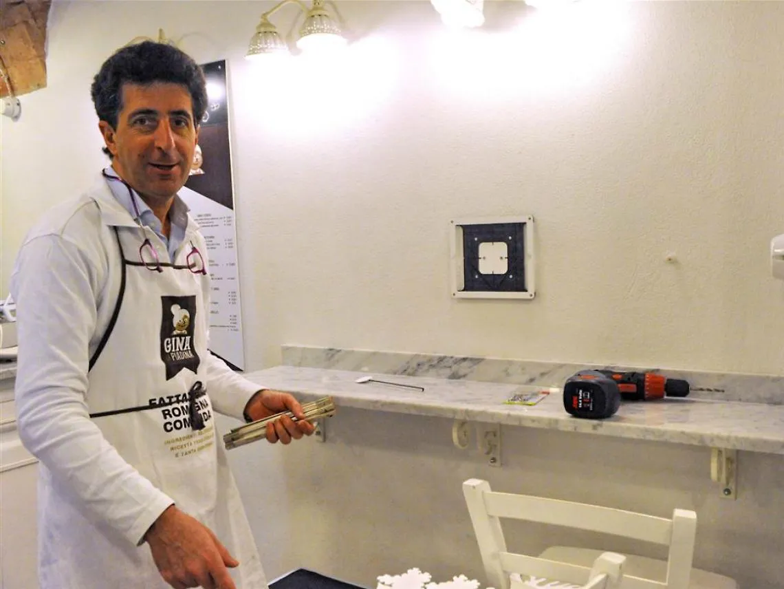 iPad sequestrati in piadineria: &laquo;Norma da cambiare,<br/>ho scritto al Prefetto e alla Apple&raquo;