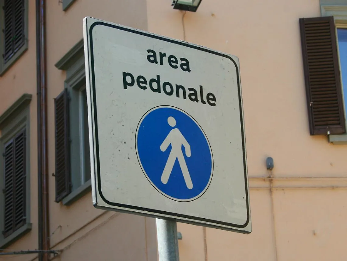 Zona pedonale, adesso scattano le multe