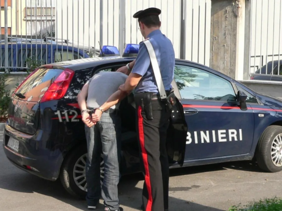 Castagnole Lanze, due pregiudicati ventenni in manette per furto di gasolio