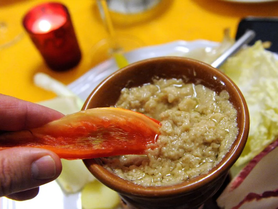 Tre giorni di Bagna Cauda<br/>e baci coraggiosi a mezzanotte
