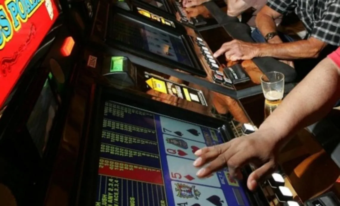 Canelli: -30% sui rifiuti a chi toglie le slot