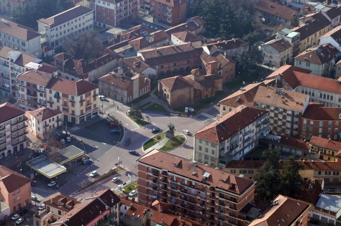 Asti alto foto Franco Bello
