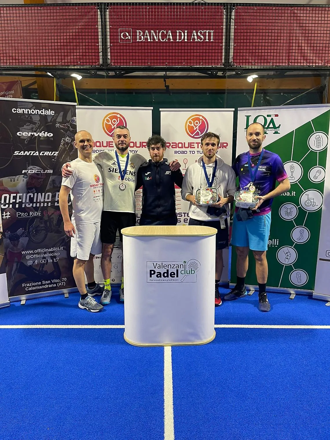 Raquet Tour