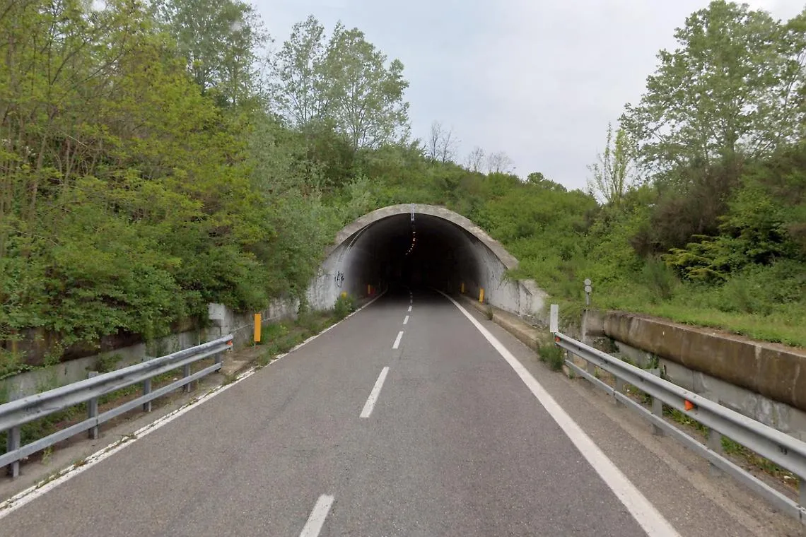 Tangenziale est, Anas rif&agrave; l'impianto di illuminazione nella galleria Valleversa
