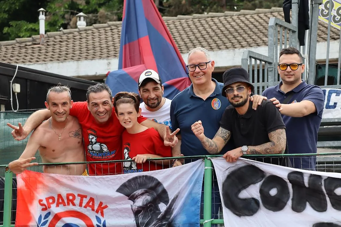 Toto Ballario con i tifosi