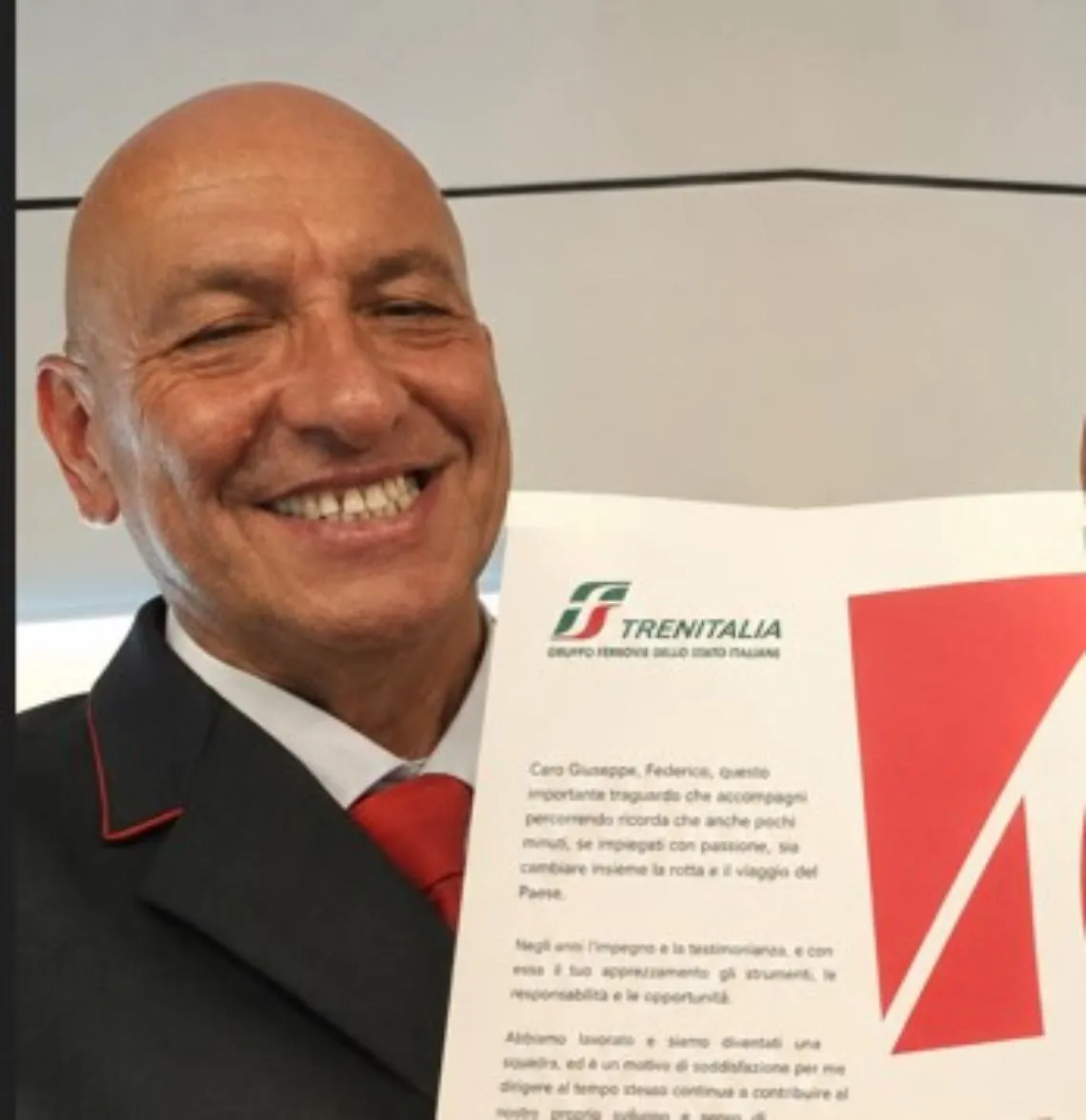Beppe Massetti, capotreno Frecciarossa, premiato per i suoi 43 anni in Ferrovia