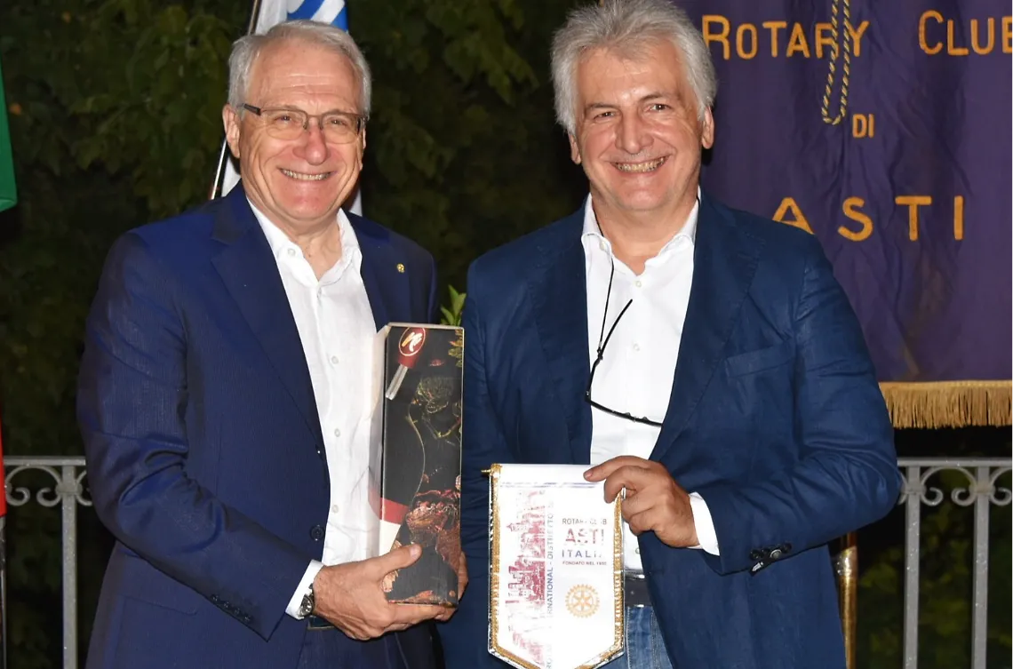 L'autore astigiano Tobia Perosi ospite del Rotary Club di Asti