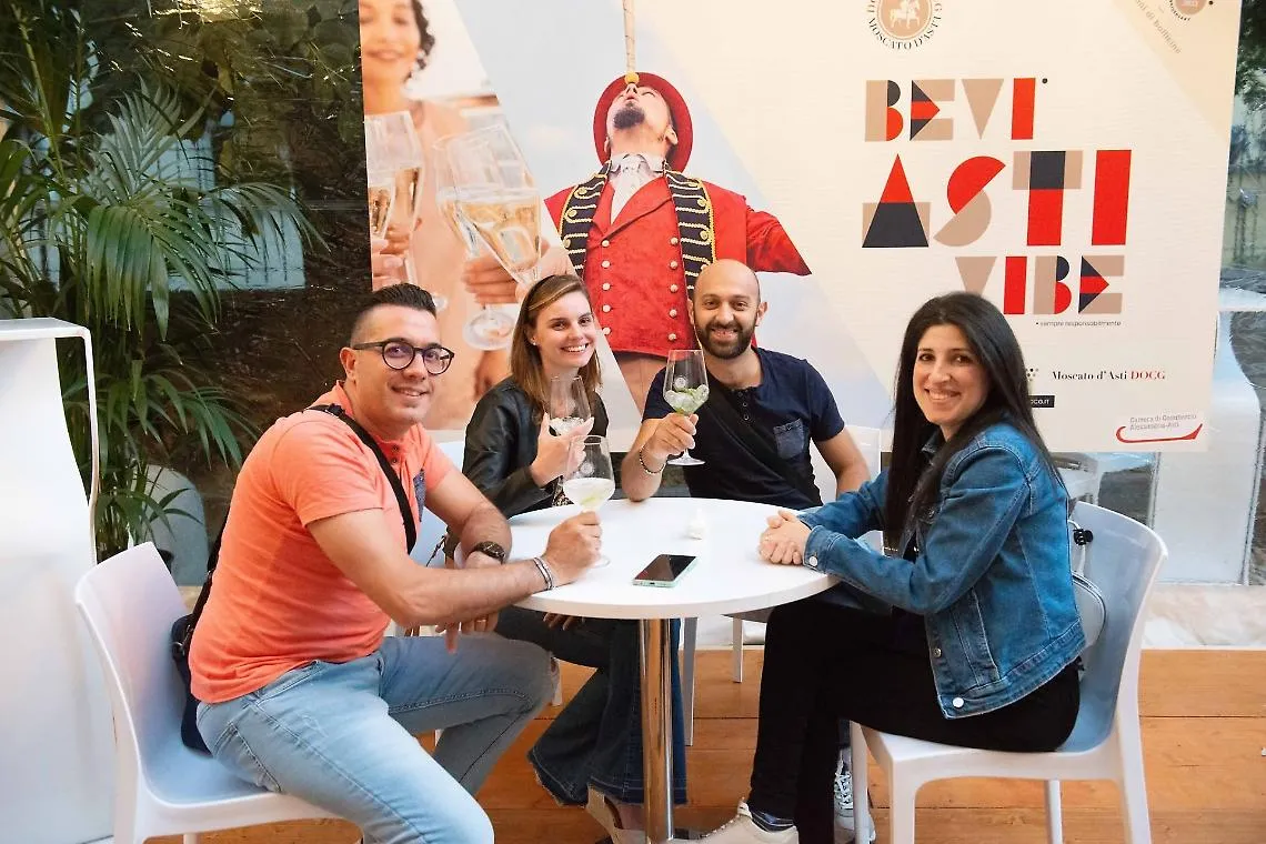 Douja d'Or, si presenta il nuovo cocktail nato dall&rsquo;incontro tra l&rsquo;Asti Spumante e il Vermouth di Torino