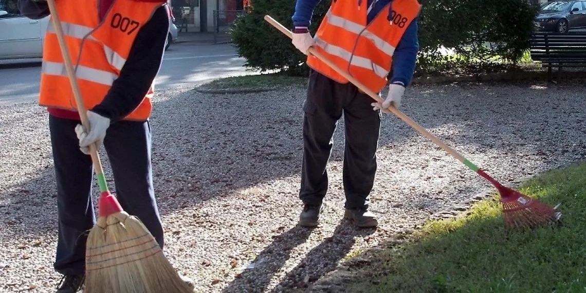 Ragazzini vandalizzano il paese ma accettano la proposta del sindaco: "Lavori di pubblica utilit&agrave; e non vi denuncio"