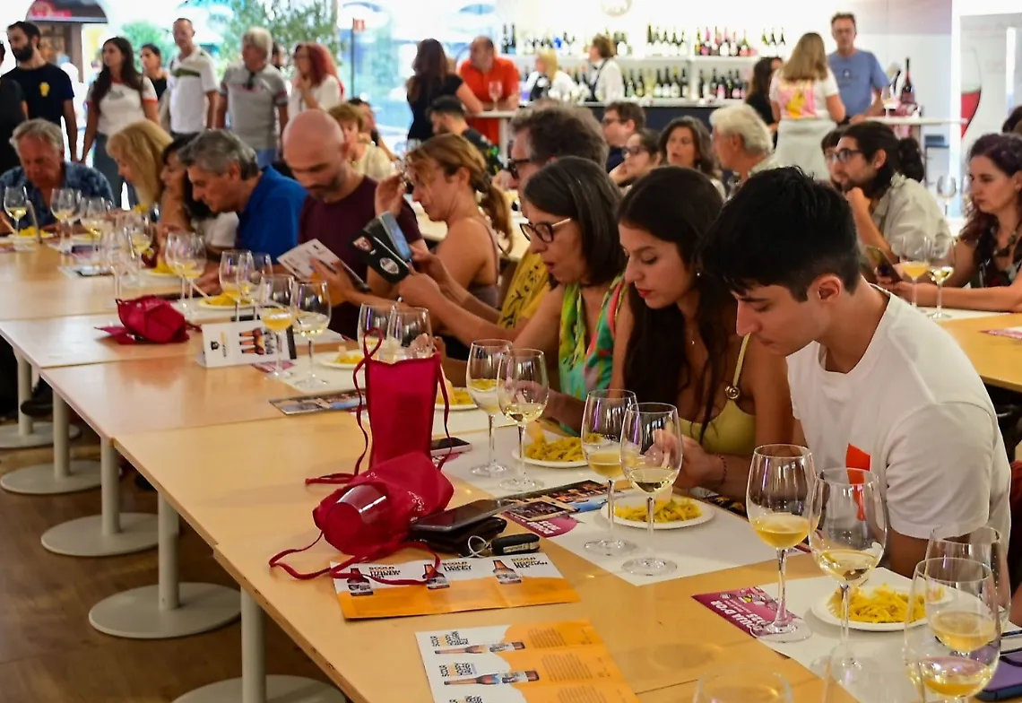 Douja d'Or, il programma del weekend tra brindisi e masterclass