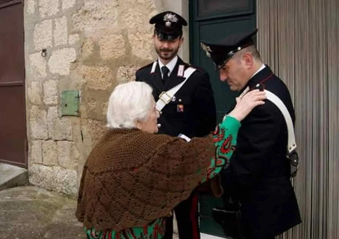 Sventata all'ultimo la truffa del finto investimento grave di una bambina