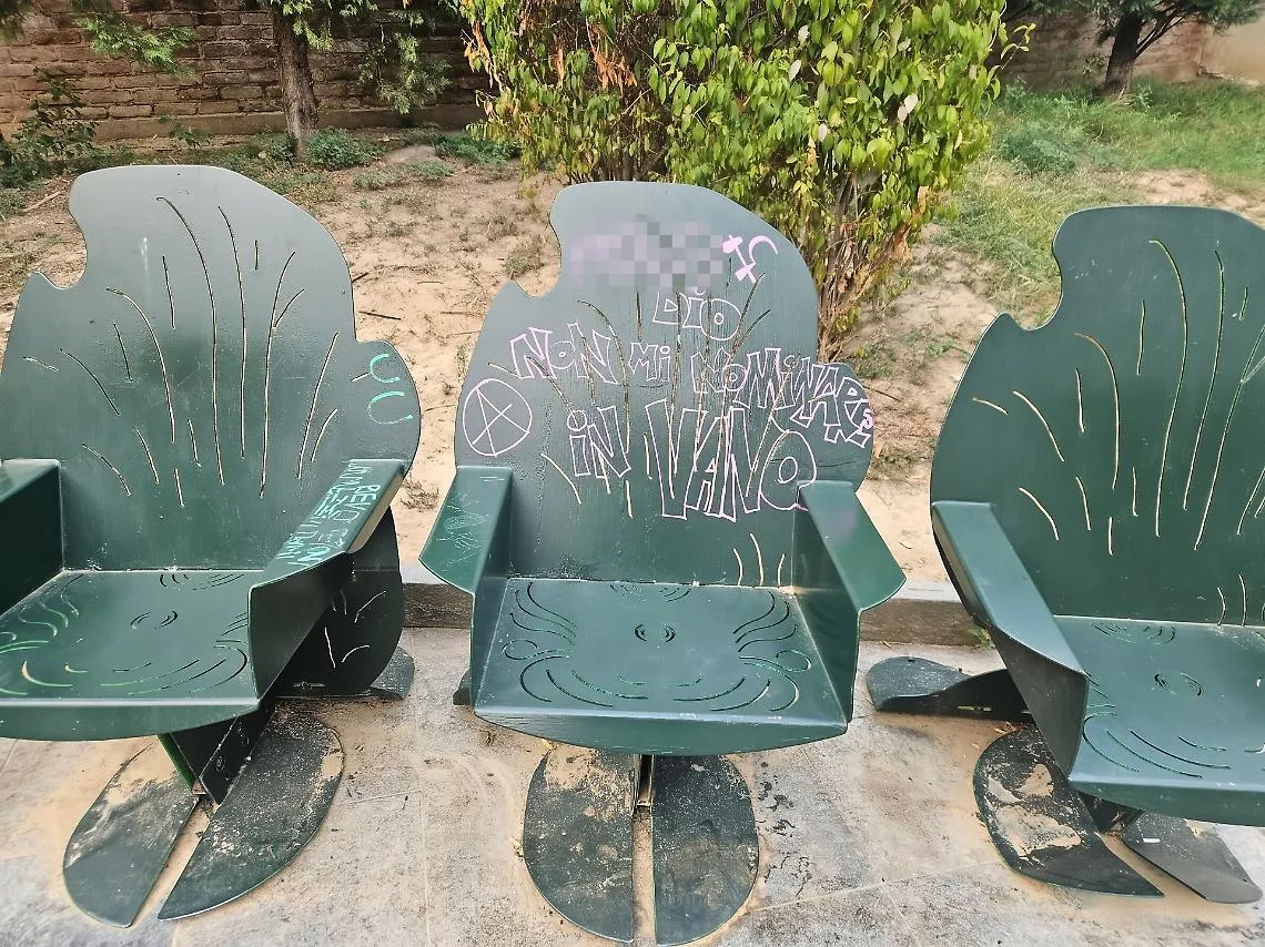 Ai giardini Alganon tornano in azione i vandali