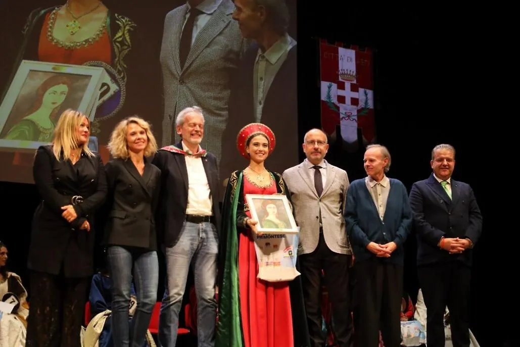 Damigella a classificata gruppo