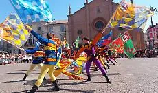 La giornata pi&ugrave; attesa dell'anno si apre con la benedizione dei cavalli e l'esibizione del gruppo A.S.T.A. [Foto e Video]