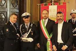 Da solo insegue due sospetti e riceve un encomio