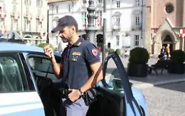 Asti, anziana ha un malore in casa, soccorsa dalla polizia