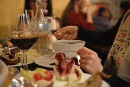 Asti, si apre la maratona del Bagna Cauda Day