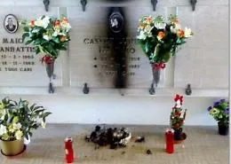 Moncalvo, vandali al cimitero