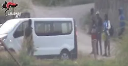 Canelli, tre arresti per il caporalato nelle vigne