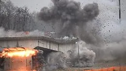 Esplosioni controllate per la demolizione del ponte di Rocchetta Tanaro [foto e video]