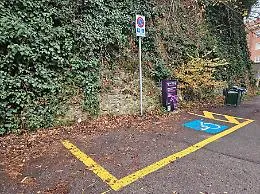 Revocati 190 pass disabili, colpiti i "furbetti" del parcheggio sugli stalli gialli