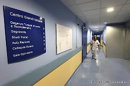 Si brucia in casa: donna di 65 anni con ustioni sul 90% del corpo